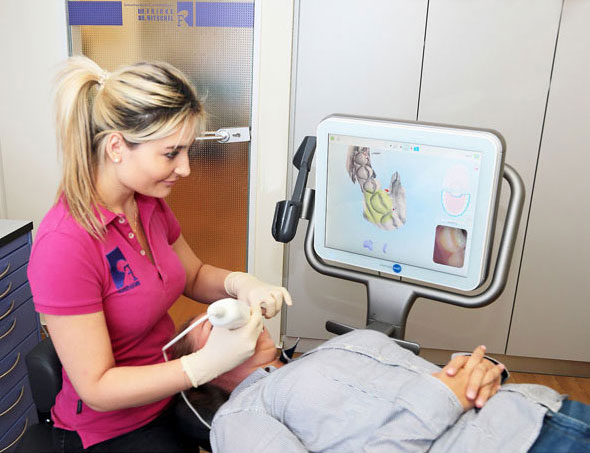 Itero®-Element™ in der Kieferorthopädie Fricke & Ritschel Dortmund